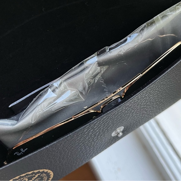 NWT Ray-Ban RB3025 Gold - Picture 4 of 4